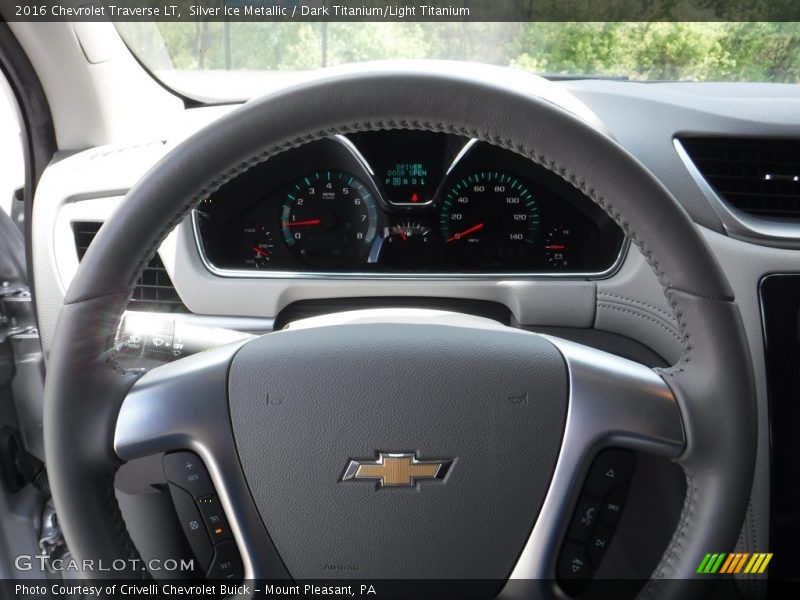 Silver Ice Metallic / Dark Titanium/Light Titanium 2016 Chevrolet Traverse LT