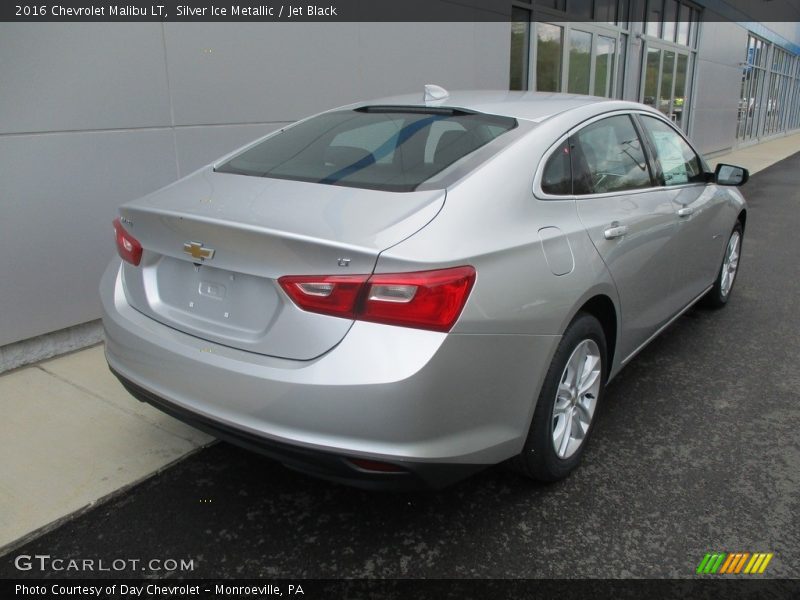 Silver Ice Metallic / Jet Black 2016 Chevrolet Malibu LT