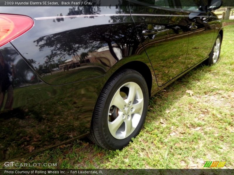 Black Pearl / Gray 2009 Hyundai Elantra SE Sedan