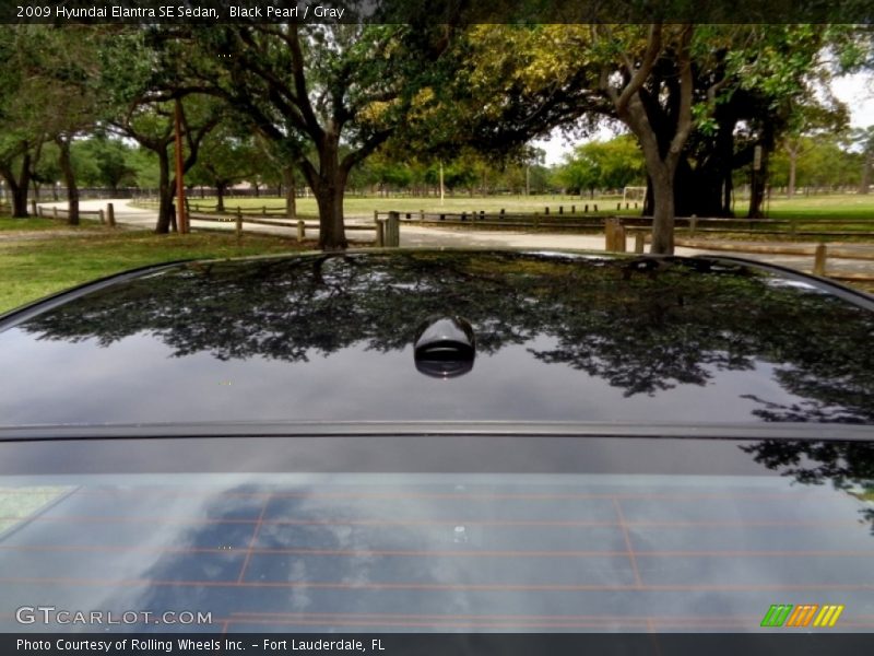 Black Pearl / Gray 2009 Hyundai Elantra SE Sedan