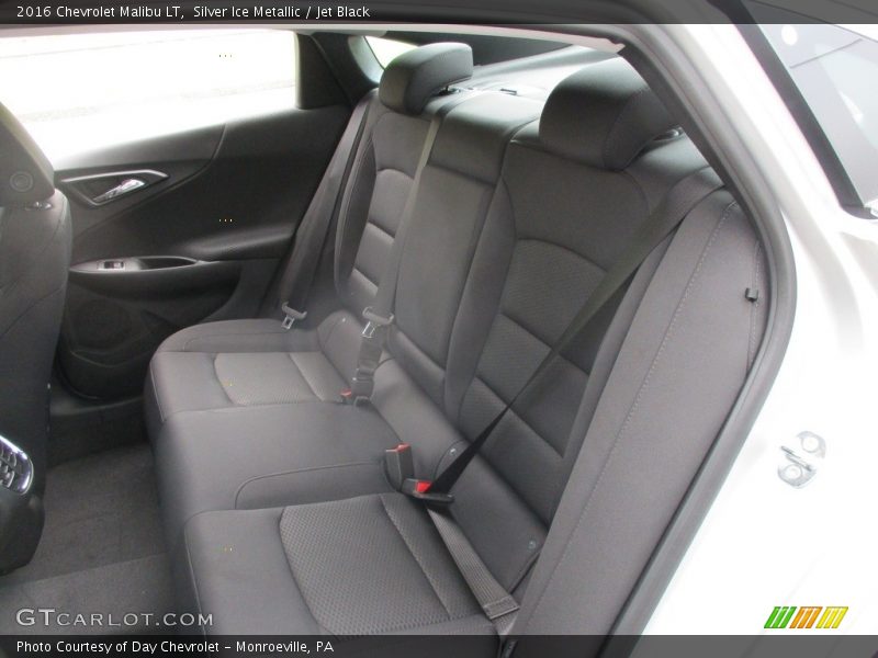 Silver Ice Metallic / Jet Black 2016 Chevrolet Malibu LT
