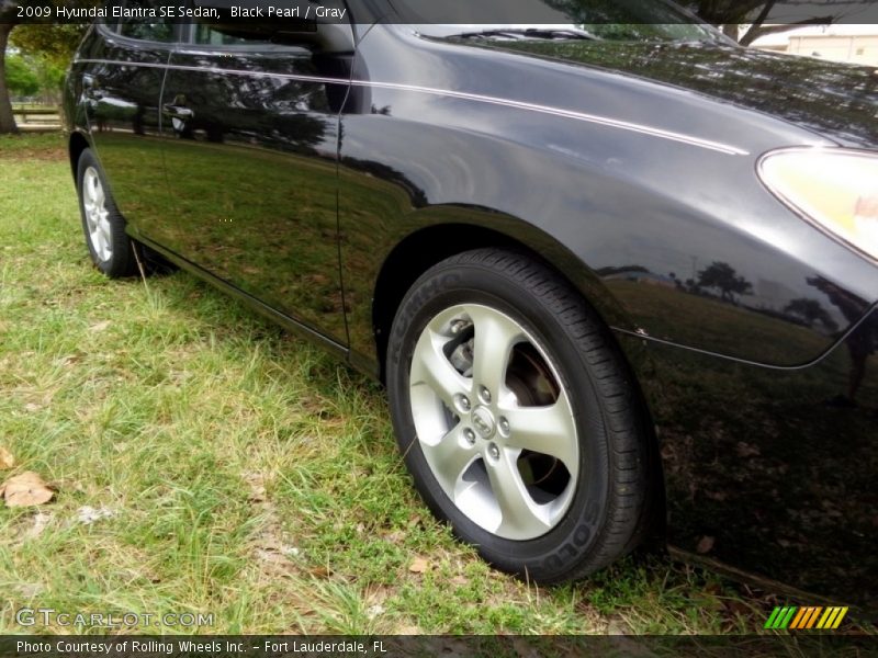 Black Pearl / Gray 2009 Hyundai Elantra SE Sedan