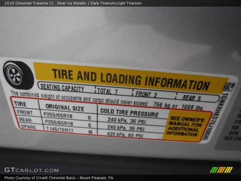 Silver Ice Metallic / Dark Titanium/Light Titanium 2016 Chevrolet Traverse LT
