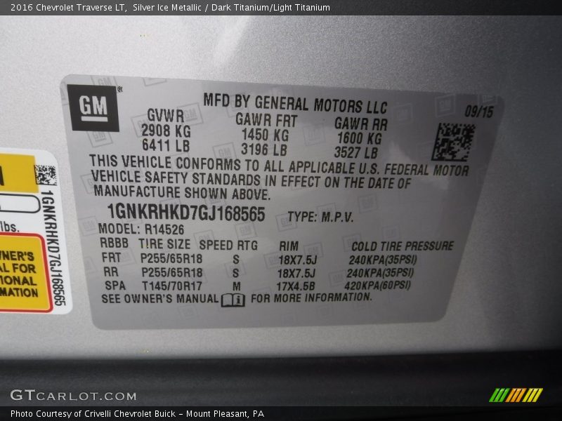 Silver Ice Metallic / Dark Titanium/Light Titanium 2016 Chevrolet Traverse LT