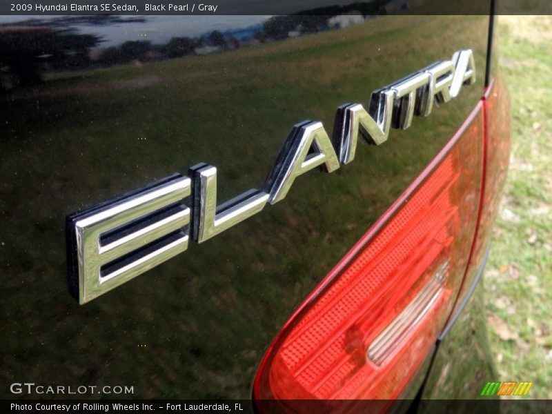 Black Pearl / Gray 2009 Hyundai Elantra SE Sedan