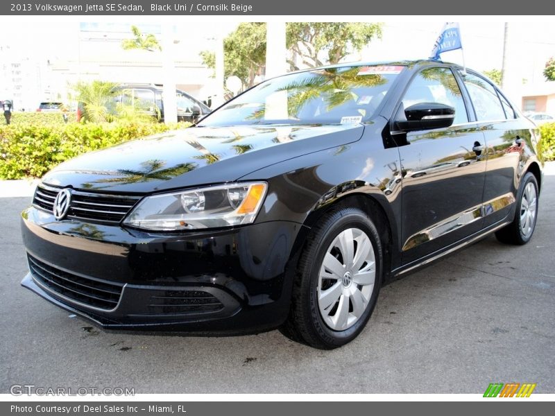 Black Uni / Cornsilk Beige 2013 Volkswagen Jetta SE Sedan