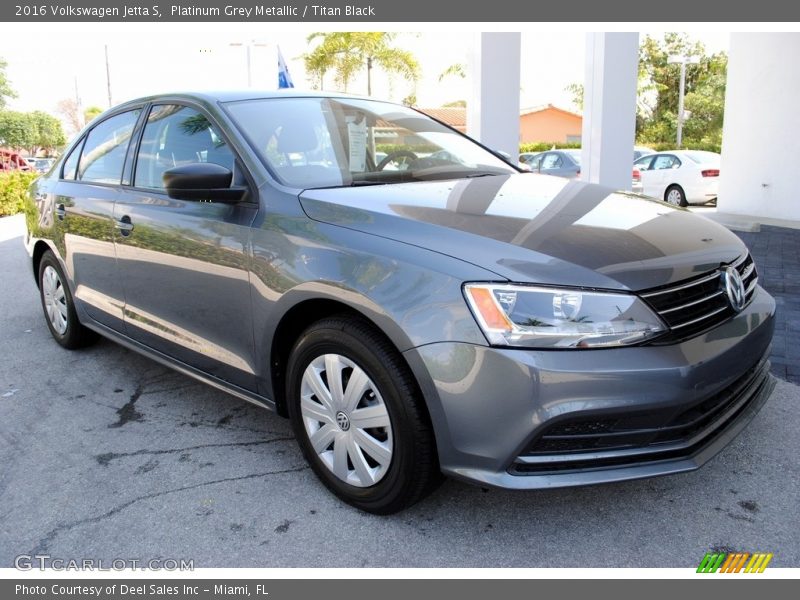 Front 3/4 View of 2016 Jetta S