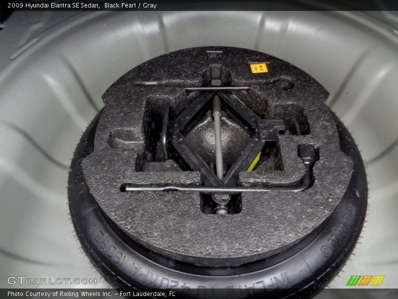 Black Pearl / Gray 2009 Hyundai Elantra SE Sedan