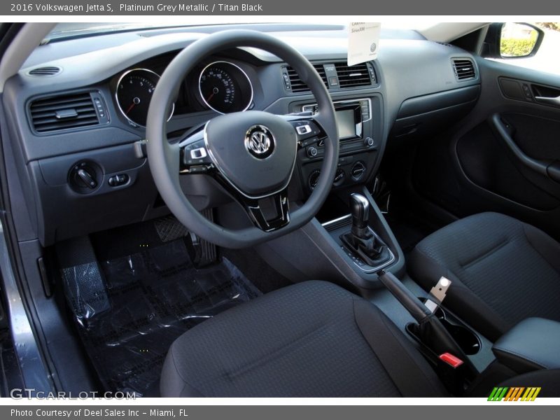 Platinum Grey Metallic / Titan Black 2016 Volkswagen Jetta S