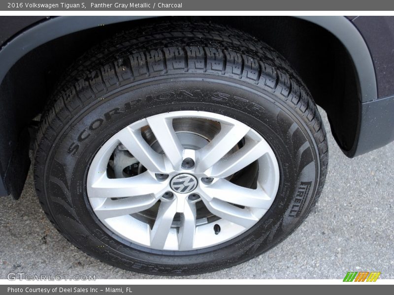 Panther Gray Metallic / Charcoal 2016 Volkswagen Tiguan S
