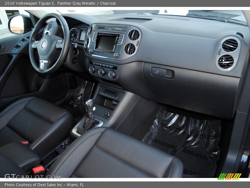 Panther Gray Metallic / Charcoal 2016 Volkswagen Tiguan S