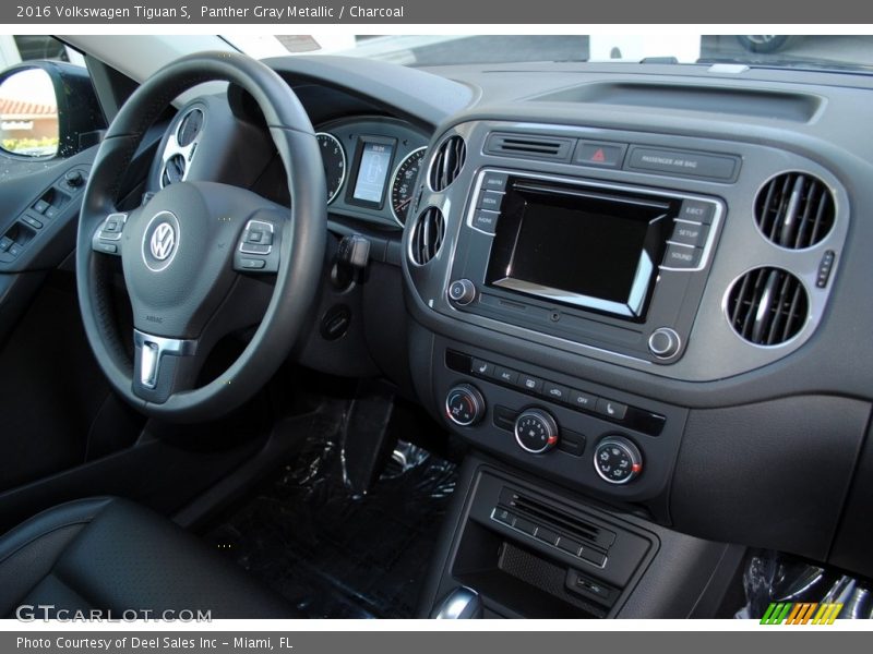 Panther Gray Metallic / Charcoal 2016 Volkswagen Tiguan S