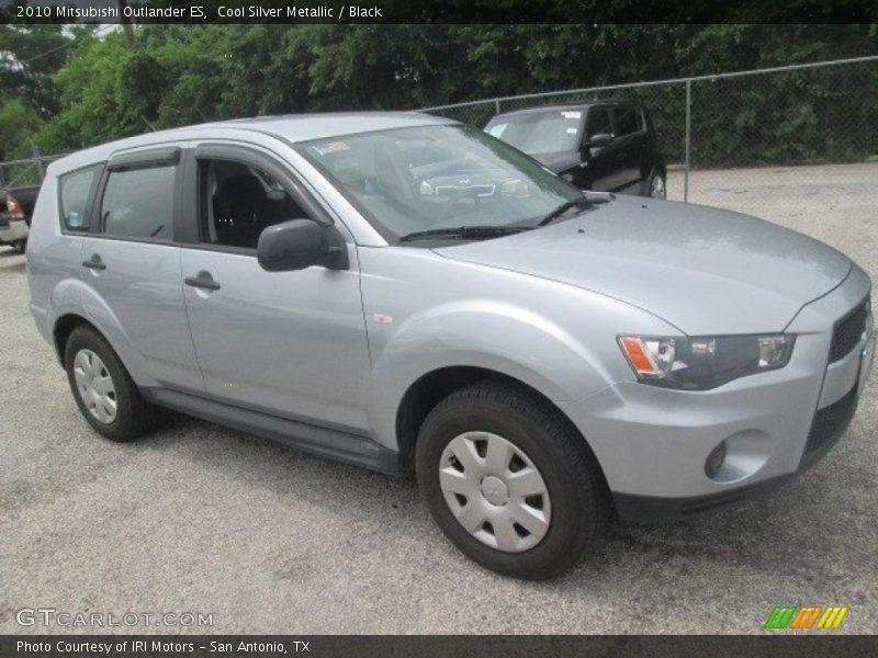 Cool Silver Metallic / Black 2010 Mitsubishi Outlander ES