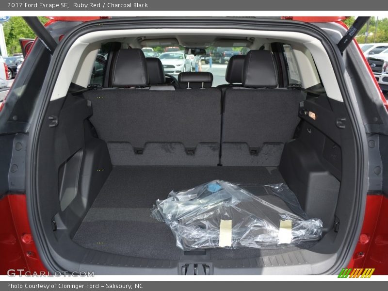 Ruby Red / Charcoal Black 2017 Ford Escape SE