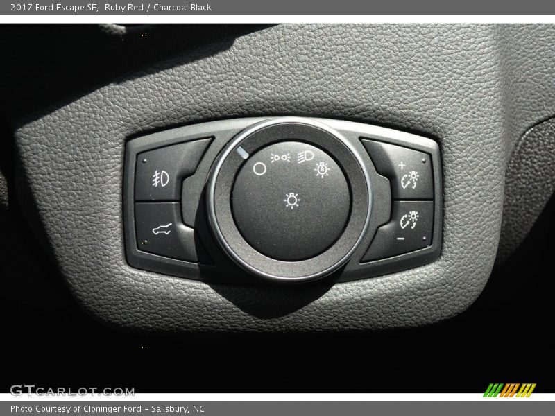 Ruby Red / Charcoal Black 2017 Ford Escape SE