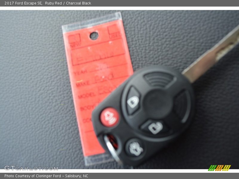 Ruby Red / Charcoal Black 2017 Ford Escape SE