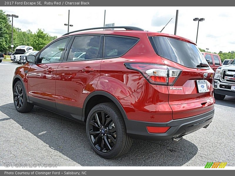 Ruby Red / Charcoal Black 2017 Ford Escape SE