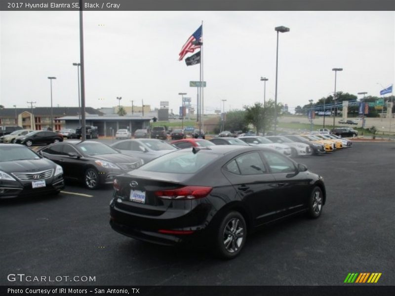 Black / Gray 2017 Hyundai Elantra SE