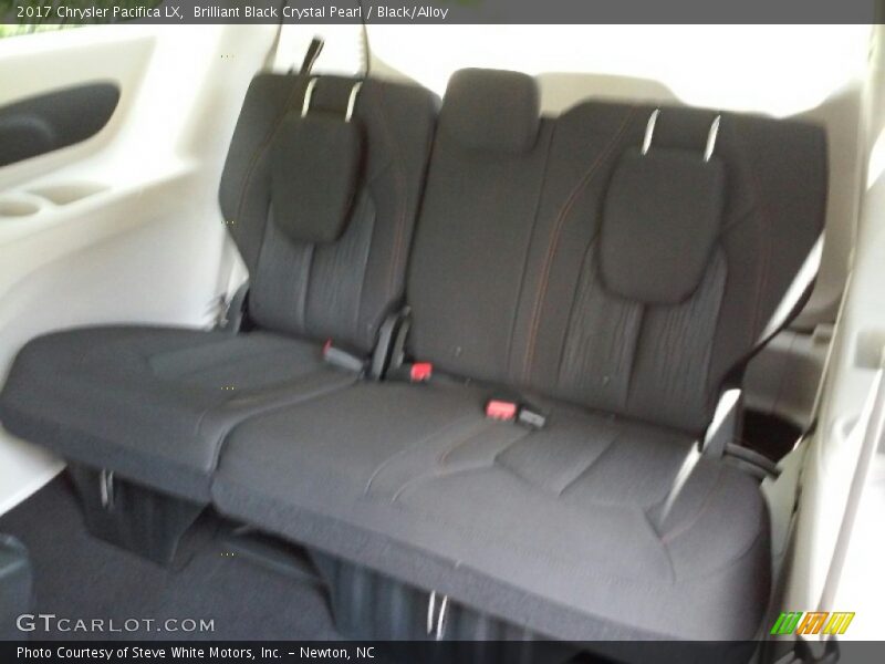 Brilliant Black Crystal Pearl / Black/Alloy 2017 Chrysler Pacifica LX