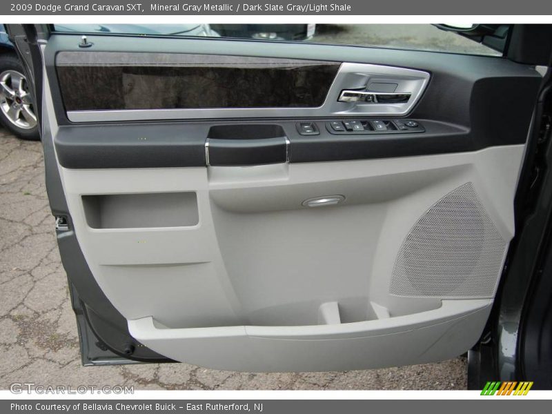 Mineral Gray Metallic / Dark Slate Gray/Light Shale 2009 Dodge Grand Caravan SXT