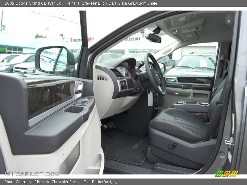 Mineral Gray Metallic / Dark Slate Gray/Light Shale 2009 Dodge Grand Caravan SXT