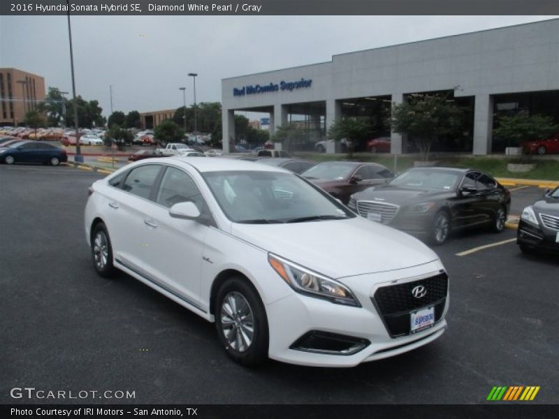 Diamond White Pearl / Gray 2016 Hyundai Sonata Hybrid SE