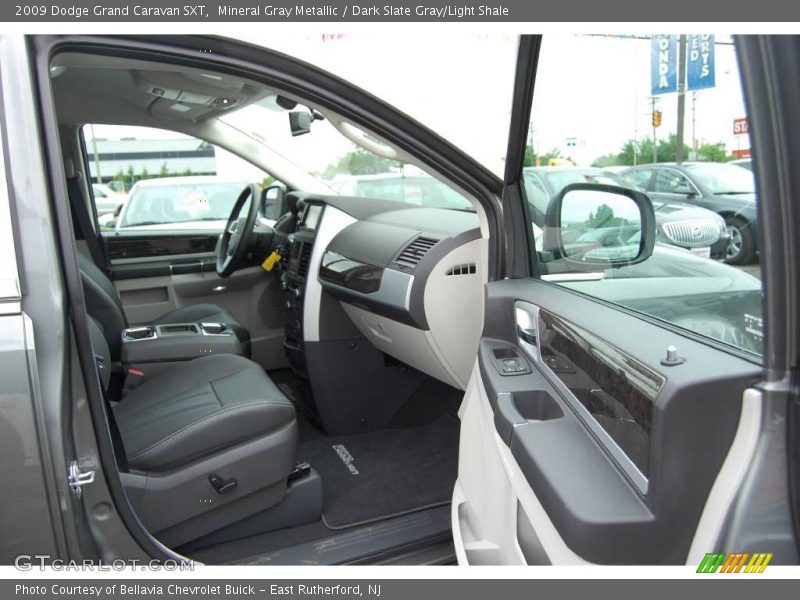 Mineral Gray Metallic / Dark Slate Gray/Light Shale 2009 Dodge Grand Caravan SXT