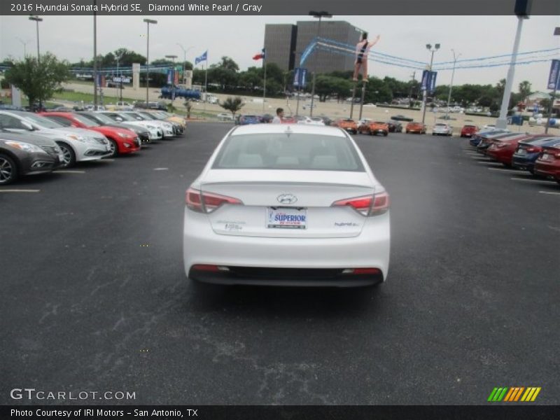 Diamond White Pearl / Gray 2016 Hyundai Sonata Hybrid SE