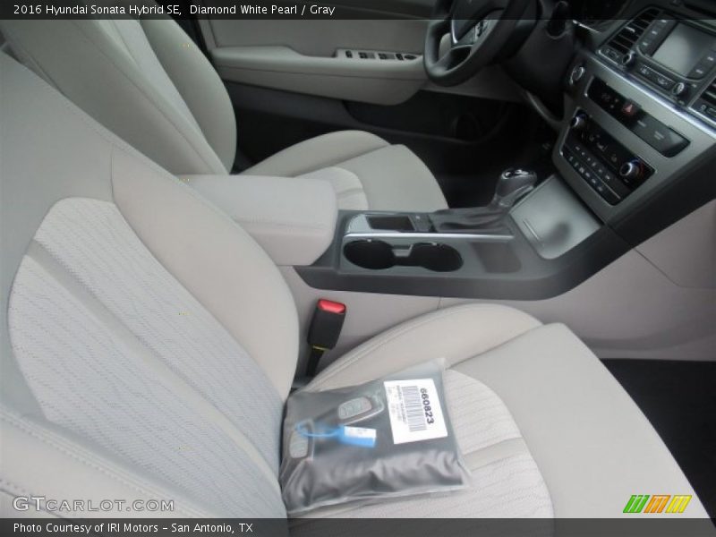 Diamond White Pearl / Gray 2016 Hyundai Sonata Hybrid SE