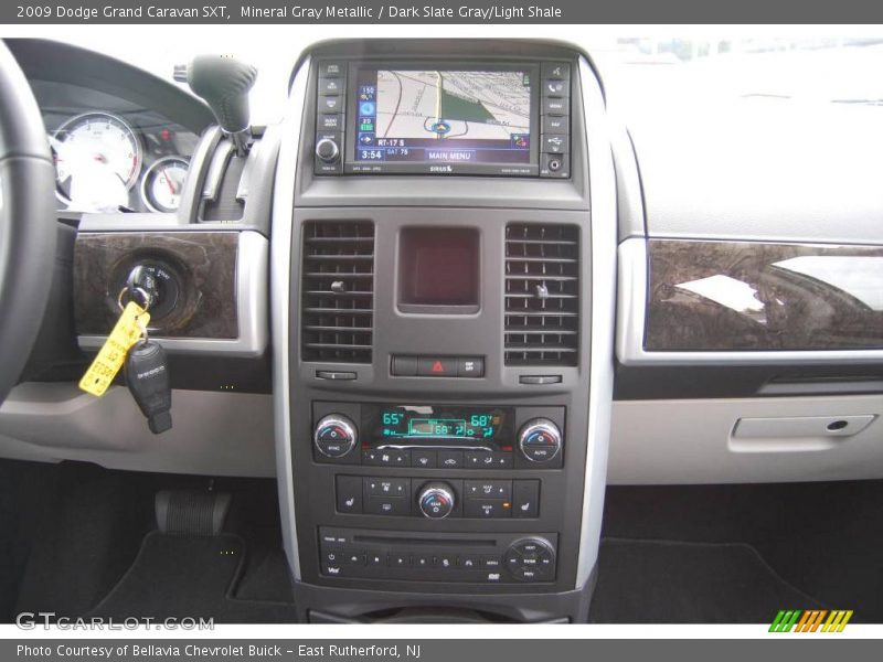 Mineral Gray Metallic / Dark Slate Gray/Light Shale 2009 Dodge Grand Caravan SXT