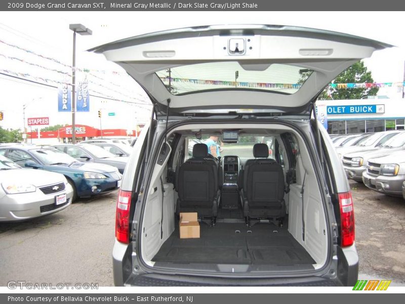 Mineral Gray Metallic / Dark Slate Gray/Light Shale 2009 Dodge Grand Caravan SXT