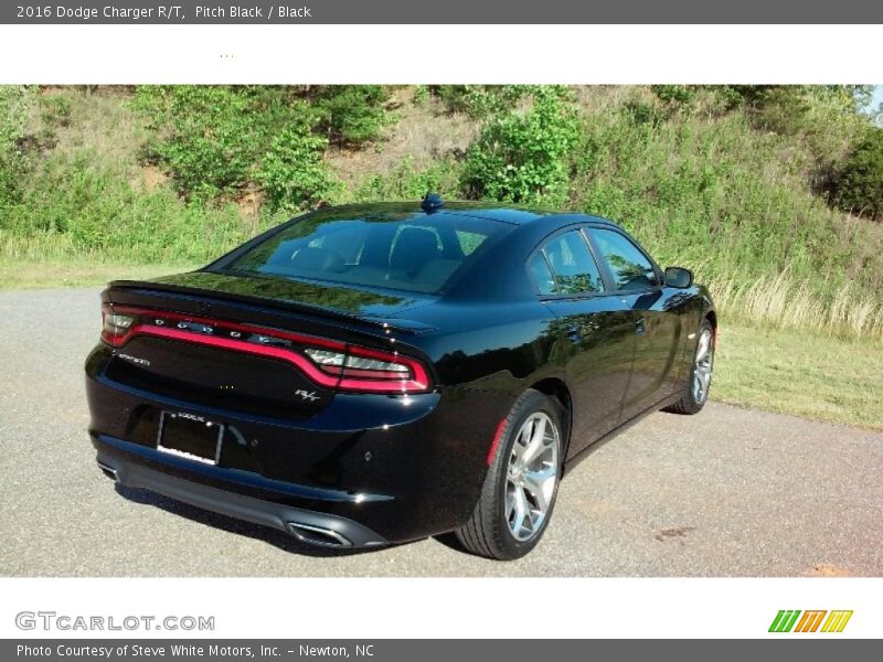Pitch Black / Black 2016 Dodge Charger R/T