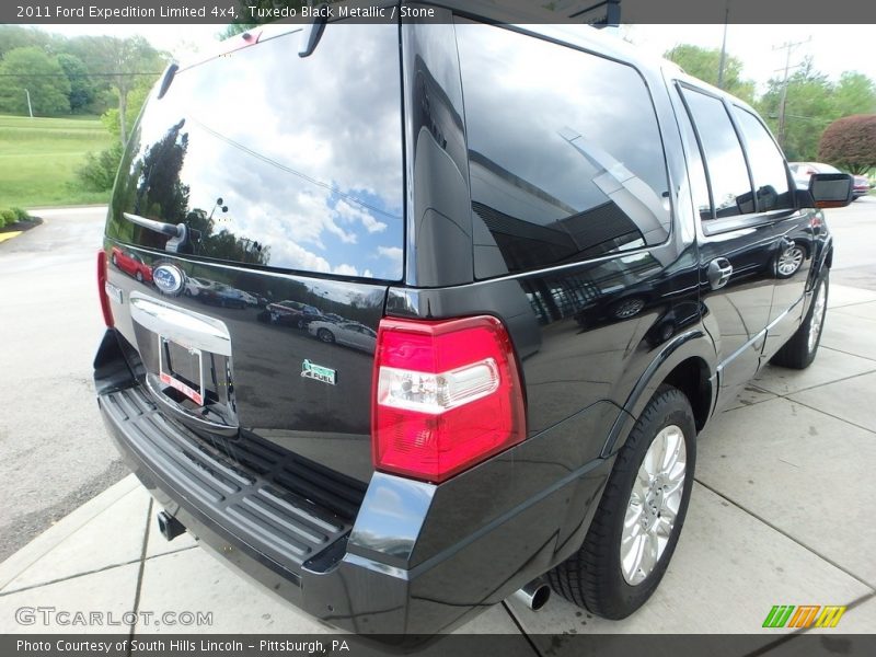 Tuxedo Black Metallic / Stone 2011 Ford Expedition Limited 4x4