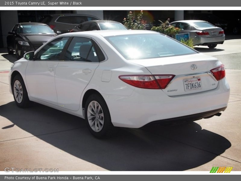 Super White / Black 2015 Toyota Camry LE