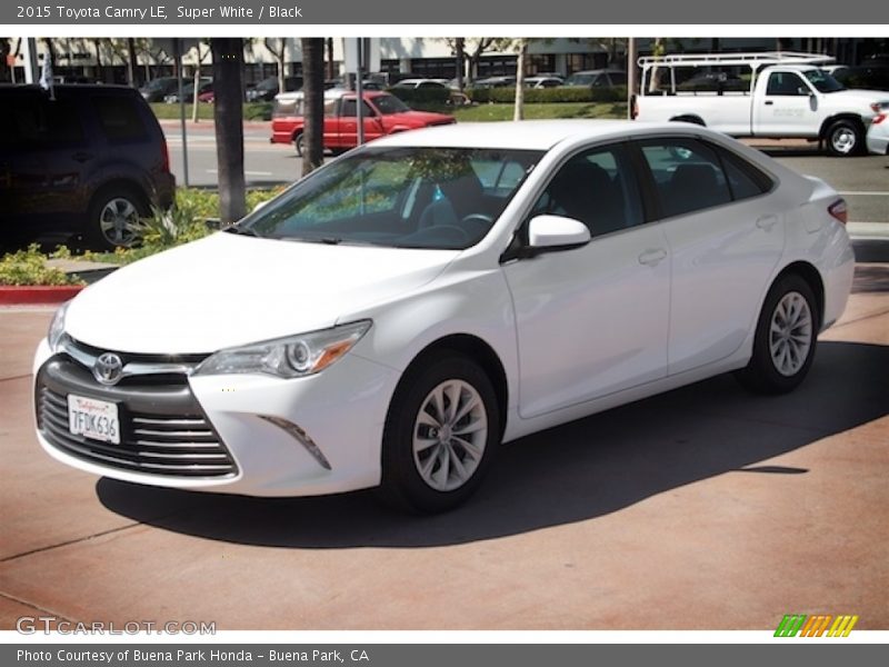 Super White / Black 2015 Toyota Camry LE