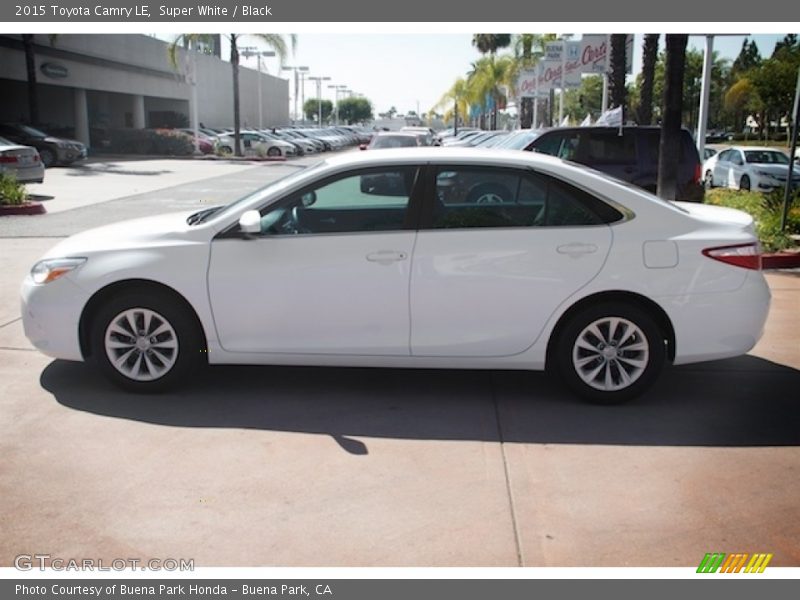 Super White / Black 2015 Toyota Camry LE