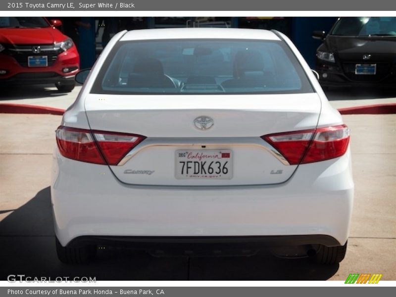 Super White / Black 2015 Toyota Camry LE