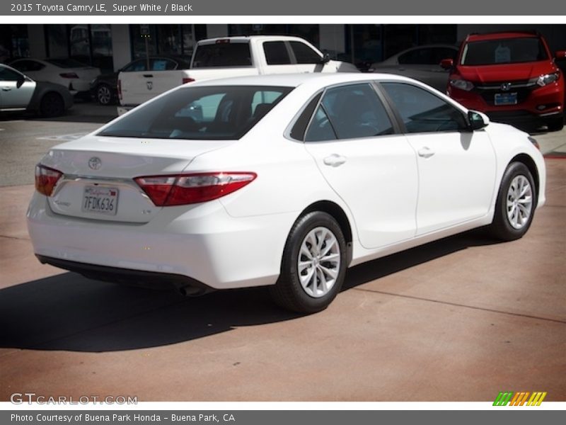 Super White / Black 2015 Toyota Camry LE