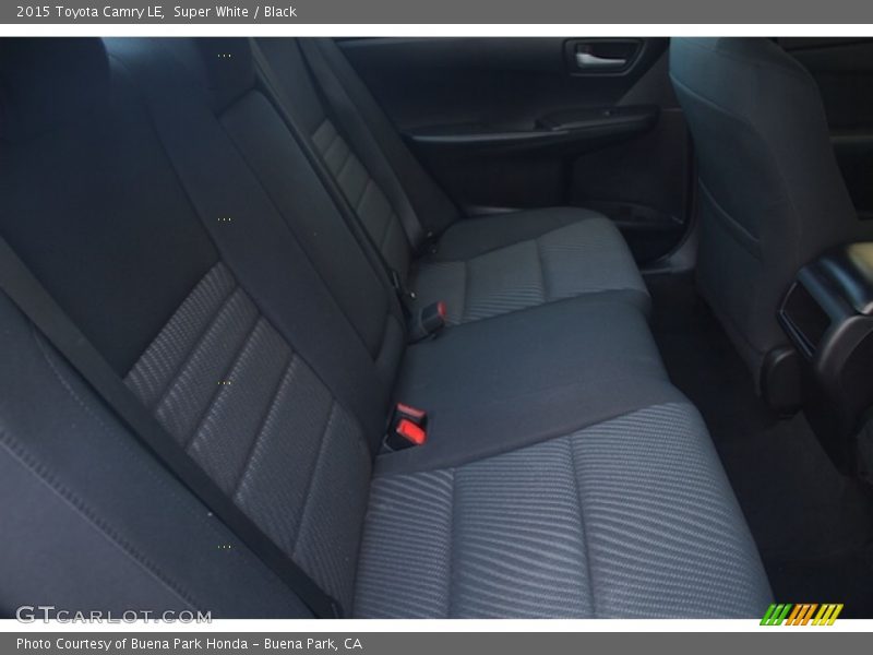 Super White / Black 2015 Toyota Camry LE