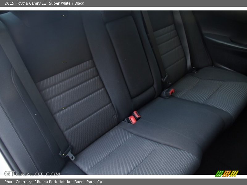 Super White / Black 2015 Toyota Camry LE