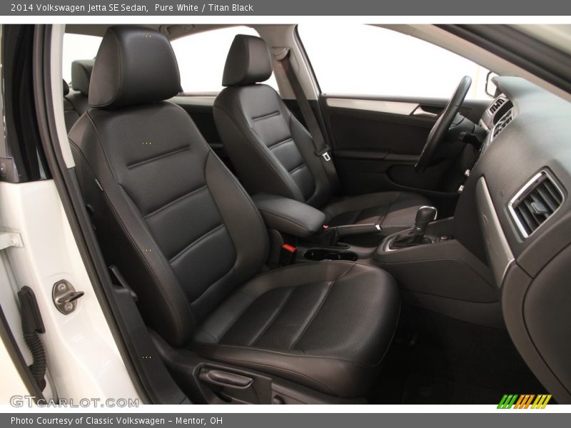 Pure White / Titan Black 2014 Volkswagen Jetta SE Sedan