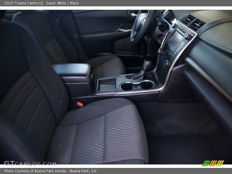 Super White / Black 2015 Toyota Camry LE
