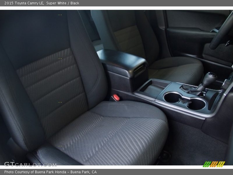 Super White / Black 2015 Toyota Camry LE