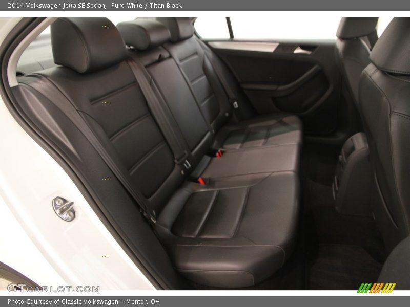 Pure White / Titan Black 2014 Volkswagen Jetta SE Sedan