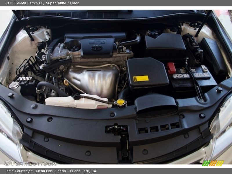 Super White / Black 2015 Toyota Camry LE