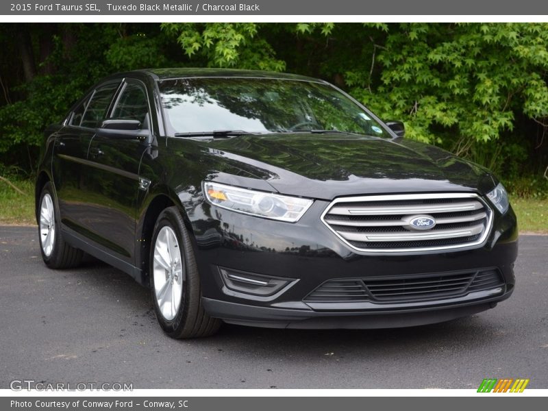 Tuxedo Black Metallic / Charcoal Black 2015 Ford Taurus SEL