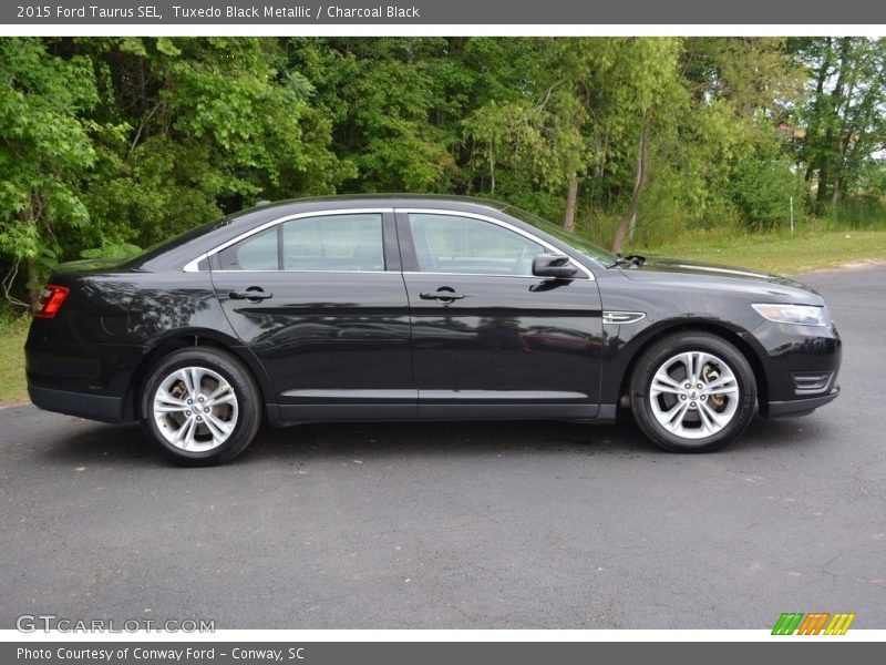 Tuxedo Black Metallic / Charcoal Black 2015 Ford Taurus SEL