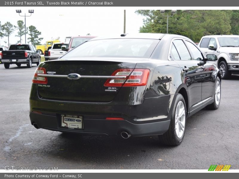 Tuxedo Black Metallic / Charcoal Black 2015 Ford Taurus SEL