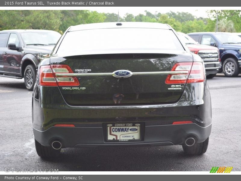 Tuxedo Black Metallic / Charcoal Black 2015 Ford Taurus SEL