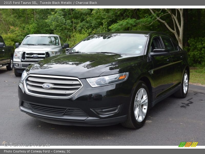 Tuxedo Black Metallic / Charcoal Black 2015 Ford Taurus SEL
